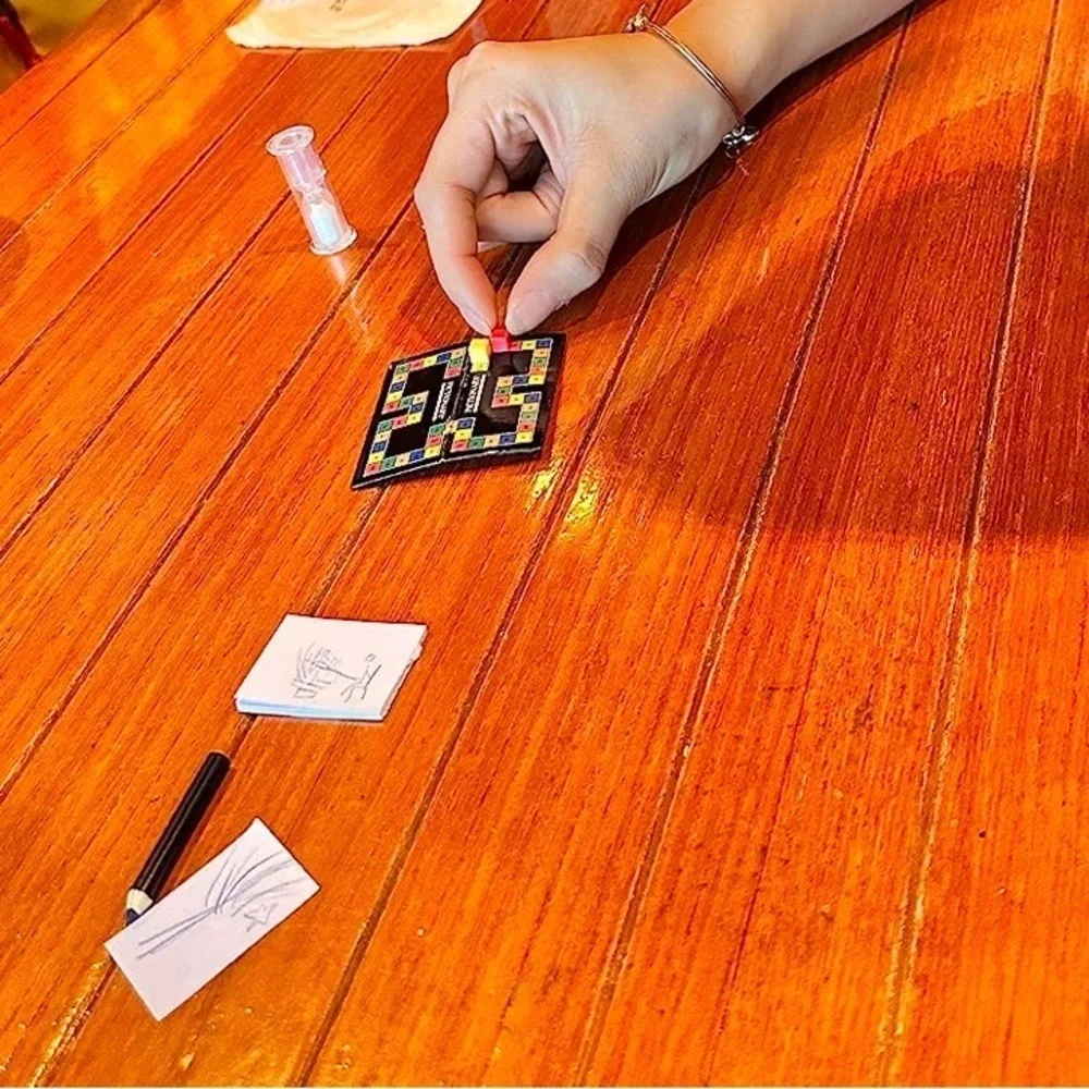 5/$25 😻 World’s Smallest Pictionary Game Set NWT